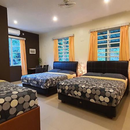 קמרון היילנדס Fathers Guesthouse Bungalow מראה חיצוני תמונה