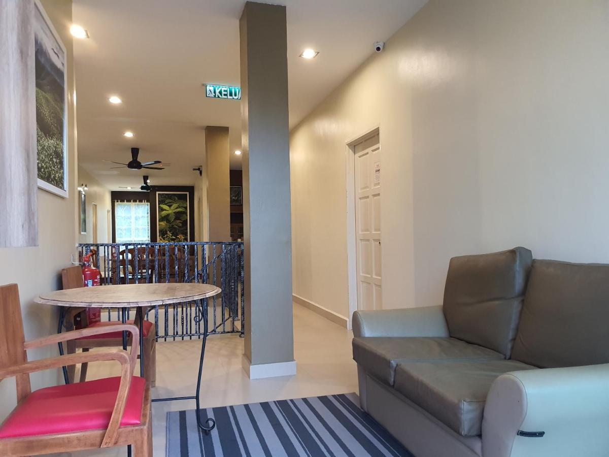 קמרון היילנדס Fathers Guesthouse Bungalow מראה חיצוני תמונה