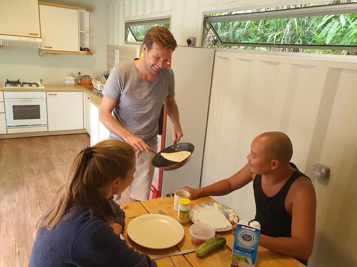 קמרון היילנדס Fathers Guesthouse Bungalow מראה חיצוני תמונה