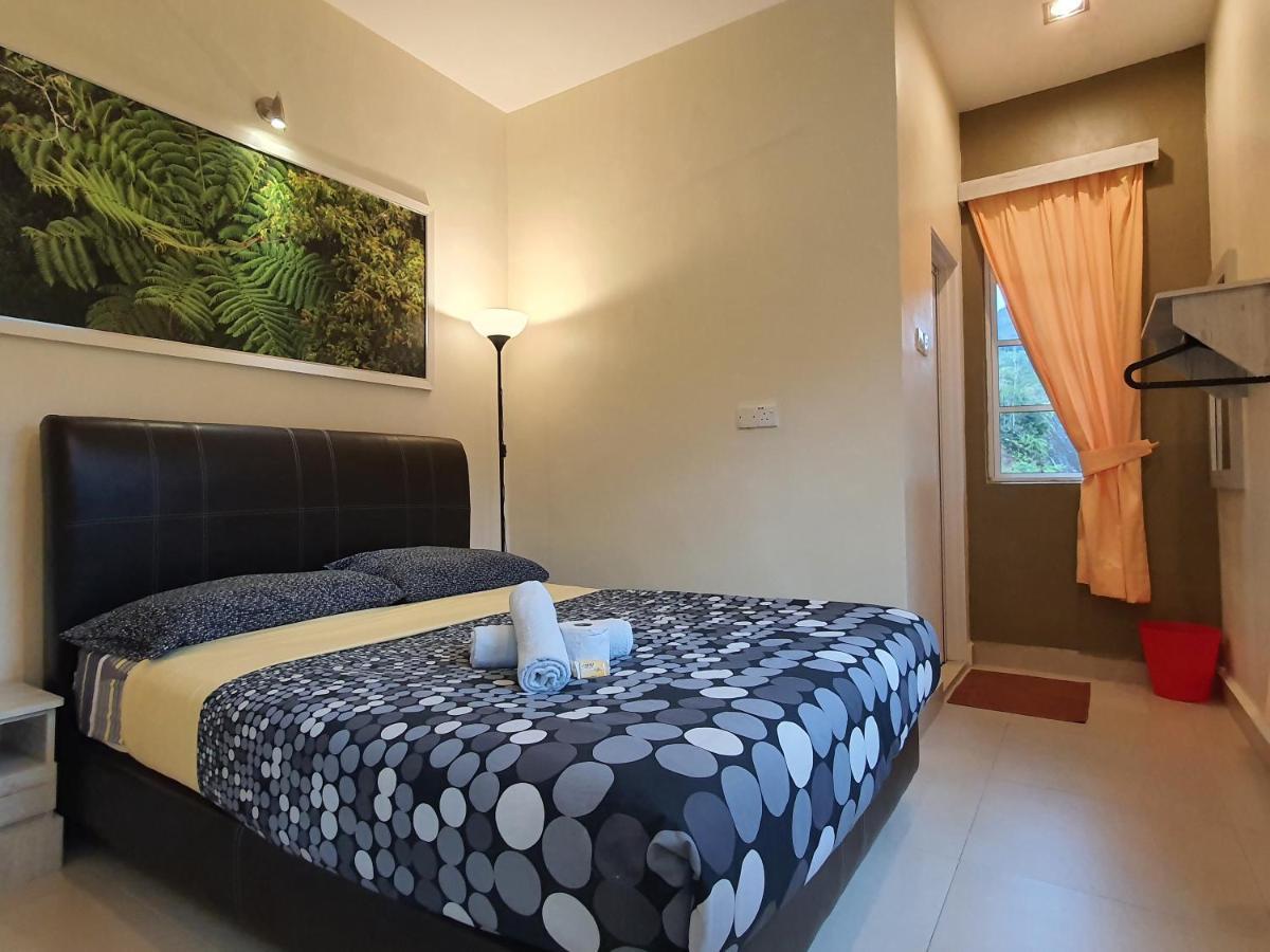 קמרון היילנדס Fathers Guesthouse Bungalow מראה חיצוני תמונה