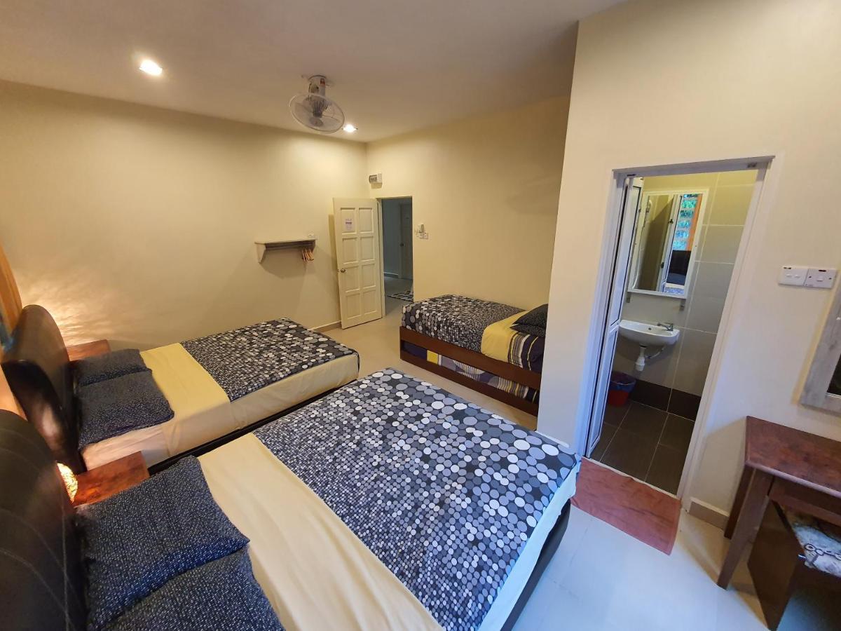 קמרון היילנדס Fathers Guesthouse Bungalow מראה חיצוני תמונה