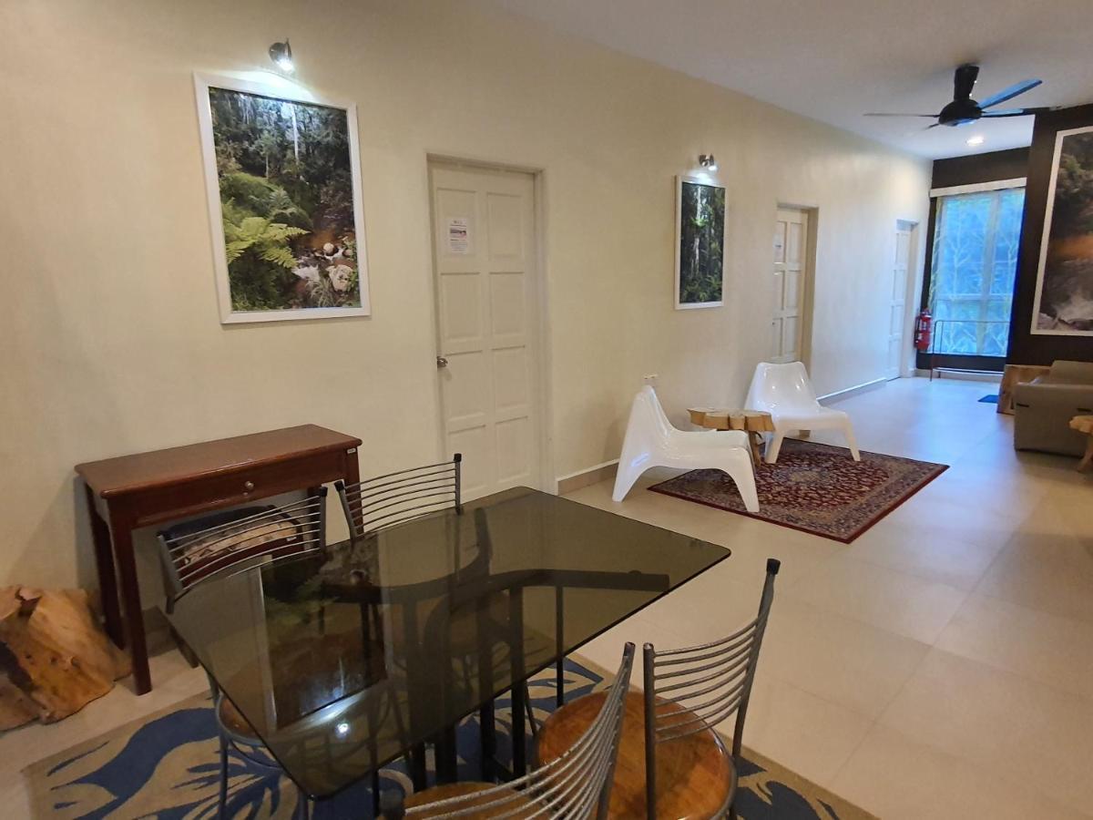 קמרון היילנדס Fathers Guesthouse Bungalow מראה חיצוני תמונה
